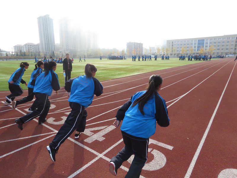 我校学生参加体育达标测试 大连市长海县高级中学