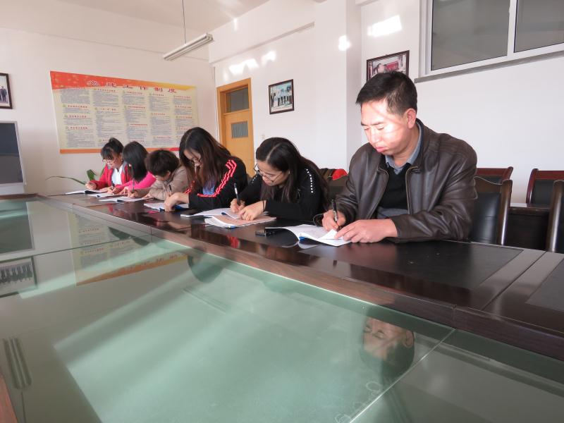 听课和评课都是教学工作的重要环节,也是老教师传帮带,年轻教师听升